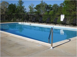1071 Northpointe Dr in Auburn, AL - Foto de edificio - Building Photo