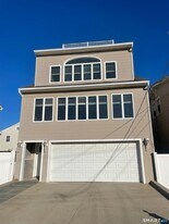283 Cosey Beach Ave in East Haven, CT - Building Photo