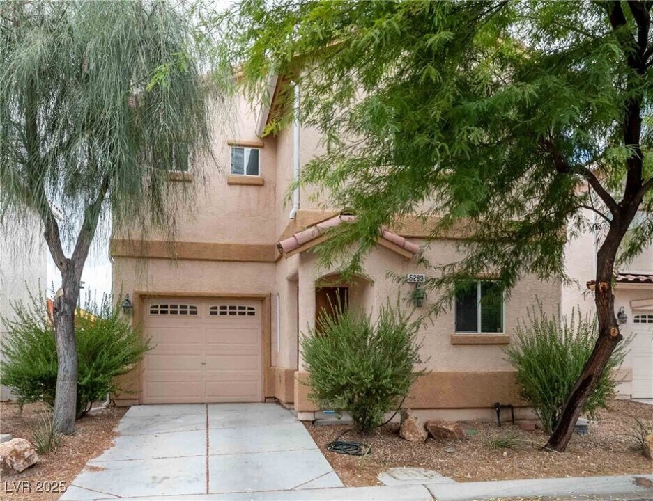 5283 Broadlake Ln in Las Vegas, NV - Foto de edificio