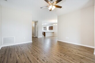 5736 Coquyt Dr in Mount Dora, FL - Building Photo - Building Photo