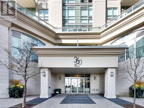 360 Pearl St in Burlington, ON - Building Photo - Building Photo