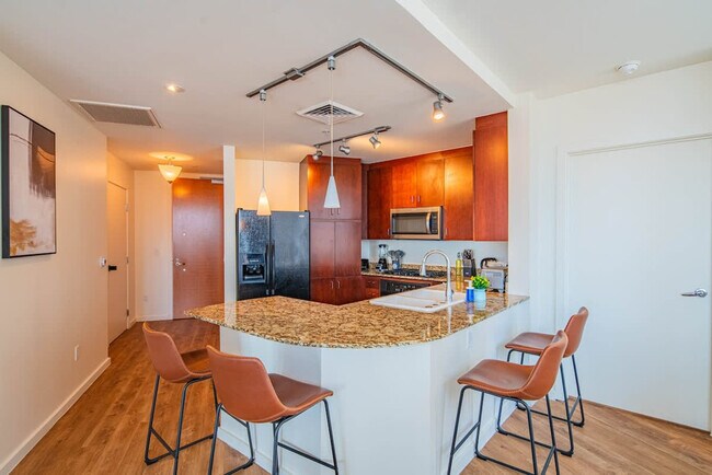 44 W Monroe St in Phoenix, AZ - Building Photo - Building Photo