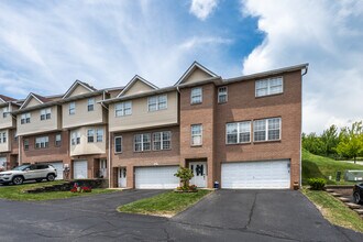 Pleasant View Estates in Pittsburgh, PA - Building Photo - Building Photo