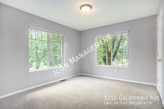 1210 California Ave in Kalamazoo, MI - Building Photo - Building Photo