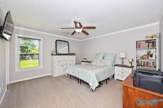 2303 Buckingham Dr SW in Huntsville, AL - Foto de edificio - Building Photo
