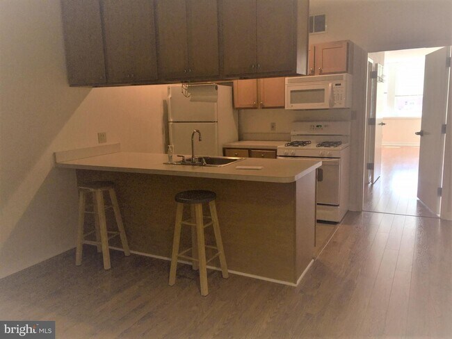 1100 Vine St-Unit -611 in Philadelphia, PA - Building Photo - Building Photo