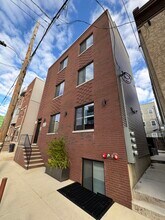 2511 Manton St, Unit 3 in Philadelphia, PA - Building Photo - Building Photo