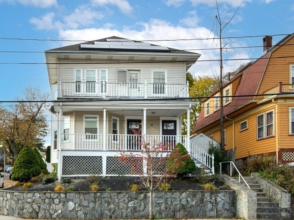 181 Metropolitan Ave in Boston, MA - Foto de edificio