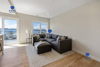 275 Webster St, Unit 3 in Boston, MA - Foto de edificio - Building Photo