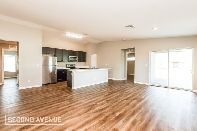 2748 NE 7th Pl in Cape Coral, FL - Building Photo - Building Photo