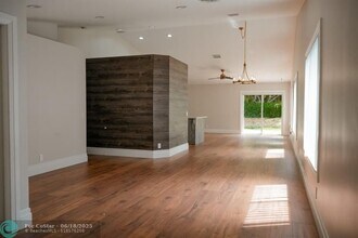 1261 Majesty Terrace in Weston, FL - Building Photo - Building Photo