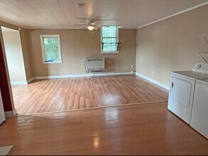 103 US Route 1, Unit #3 upstairs unit in Bucksport, ME - Building Photo - Building Photo