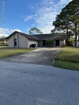 879 Remsen Ave NW in Palm Bay, FL - Building Photo