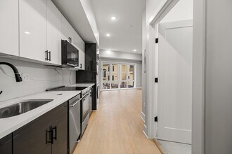 872 Broadway in Somerville, MA - Building Photo - Building Photo