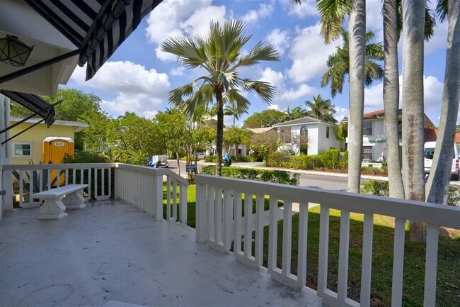 422 N Lakeside Dr in Lake Worth Beach, FL - Building Photo - Building Photo