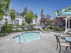 Sunnydale in Tukwila, WA - Building Photo