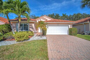 5065 Glenville Dr in Boynton Beach, FL - Building Photo