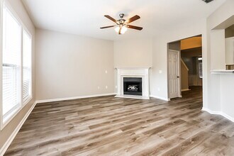 3985 Abernathy Farm Way NW in Acworth, GA - Foto de edificio - Building Photo