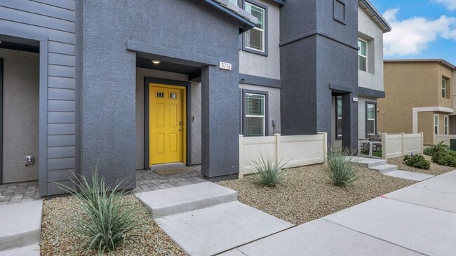 property at 3716 Celesta Vista Ave