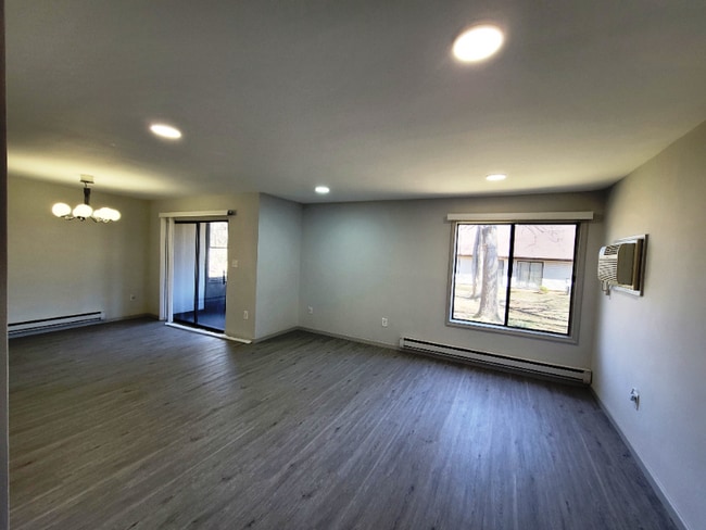 165 Cross Slope Ct-Unit -C in Englishtown, NJ - Foto de edificio - Building Photo