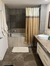 465 Brickell Ave in Miami, FL - Building Photo - Building Photo