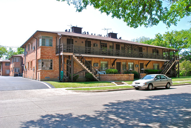 Cedar Lodge Apartments