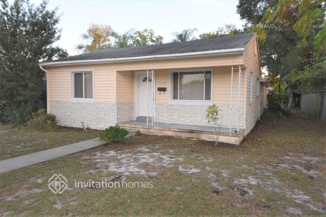4710 21st Ave N in St. Petersburg, FL - Foto de edificio