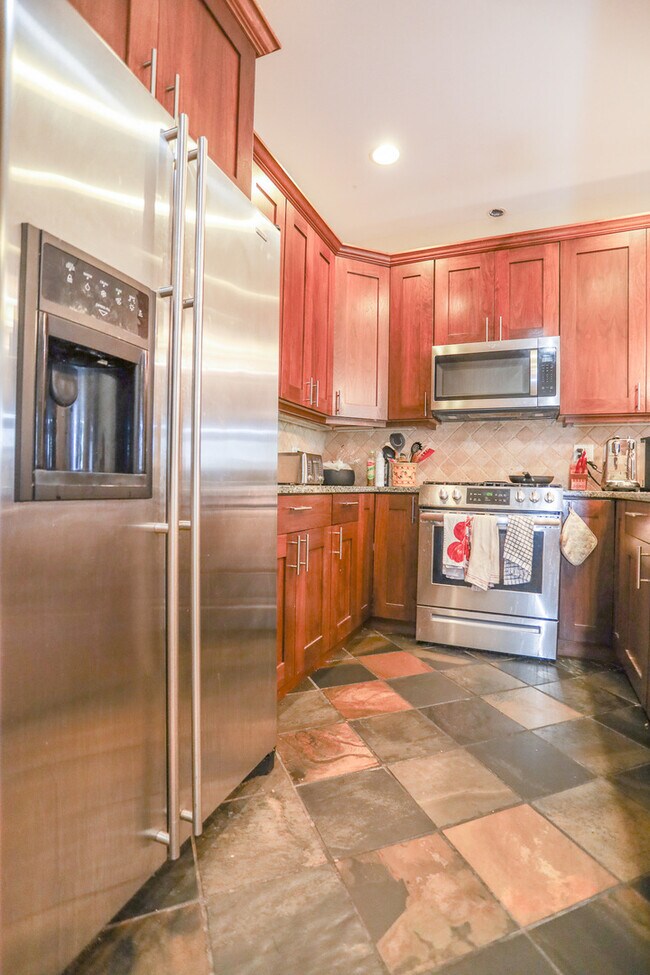 2927 N Lincoln Ave, Unit 4 in Chicago, IL - Building Photo - Building Photo