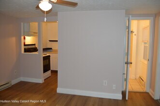 36 Ulster Ave in Saugerties, NY - Building Photo - Building Photo