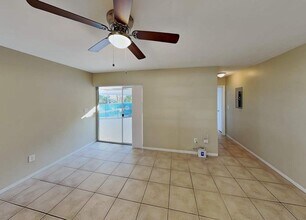 3300 N 46th Ave in Hollywood, FL - Foto de edificio - Building Photo