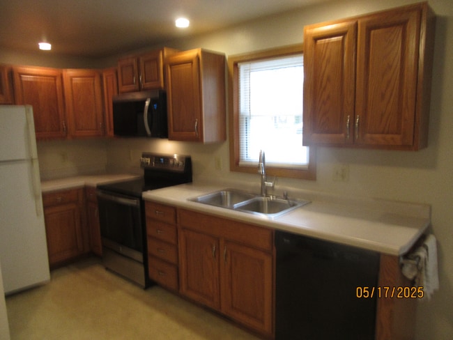 property at 1019 Oak St