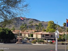 10410 N Cave Creek Rd in Phoenix, AZ - Building Photo - Building Photo