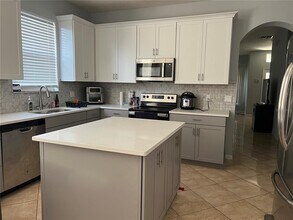 10073 Savannah Bluff Ln in Orlando, FL - Building Photo - Building Photo