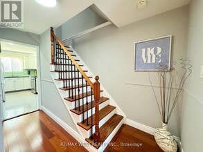 1342 Roylen Rd in Oakville, ON - Building Photo - Building Photo