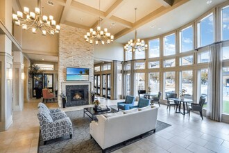 Regalia Mansfield Apartments in Mansfield, TX - Foto de edificio - Building Photo