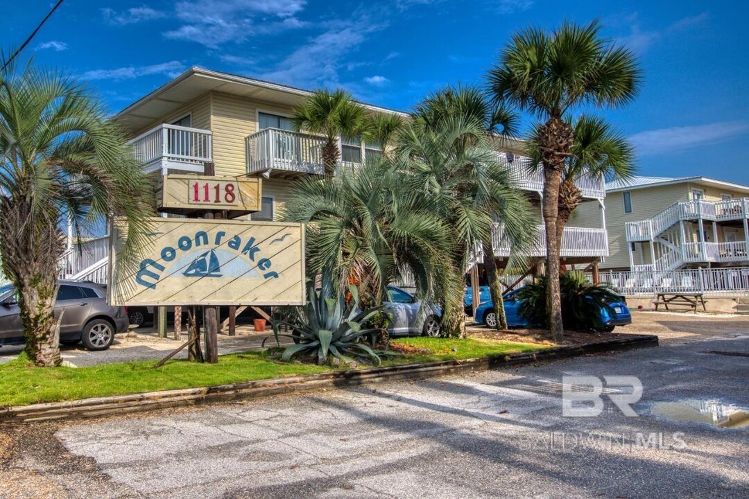 1118 W Beach Blvd in Gulf Shores, AL - Building Photo