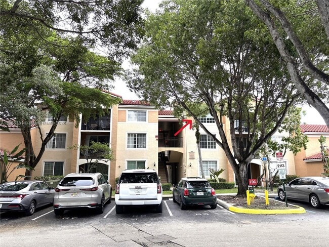 2113 Renaissance Blvd in Miramar, FL - Foto de edificio - Building Photo