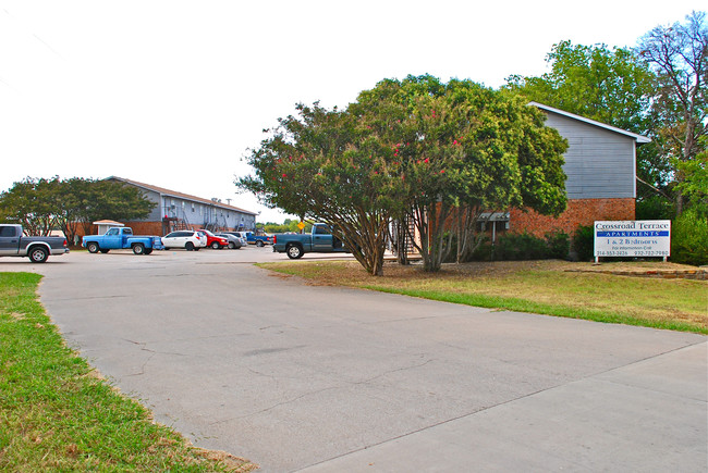 Crossroad Terrace in Farmersville, TX - Foto de edificio - Building Photo