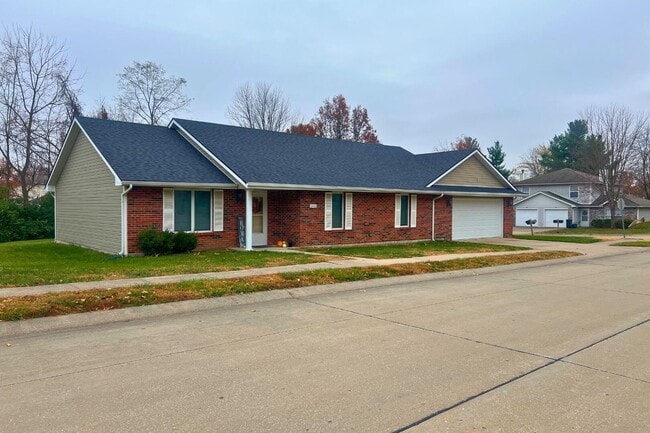 2402 Garden Dr in Columbia, MO - Building Photo - Building Photo