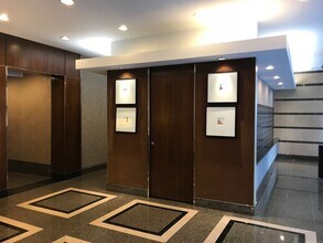 30 E Huron St in Chicago, IL - Building Photo - Building Photo