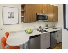 17 Cazenove St in Boston, MA - Building Photo - Building Photo