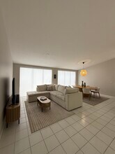10000 NW 43rd Terrace in Doral, FL - Building Photo - Building Photo