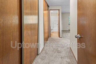 248 Cervantes Cir in Lake Oswego, OR - Building Photo - Building Photo