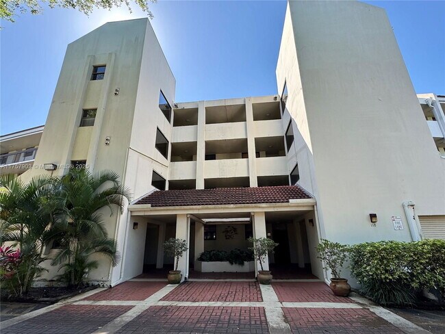 property at 110 Lake Emerald Dr
