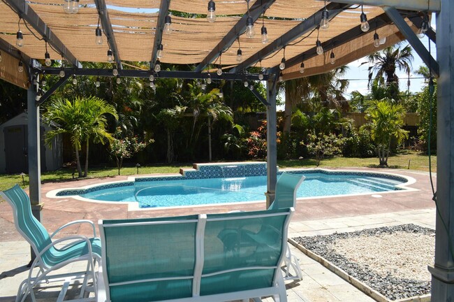 property at 370 NW 14th St