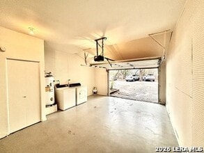 8642 Fredericksburg Rd in San Antonio, TX - Building Photo - Building Photo