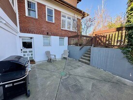 2105 E Hamlin St in Seattle, WA - Building Photo