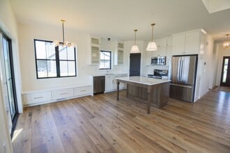 285 7th Ave SE in Plainview, MN - Building Photo - Building Photo