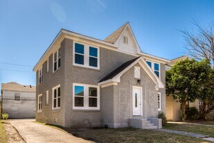 519 W Clay St in Houston, TX - Building Photo