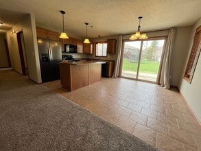 6301 S Santa Rosa Cir in Sioux Falls, SD - Building Photo - Building Photo